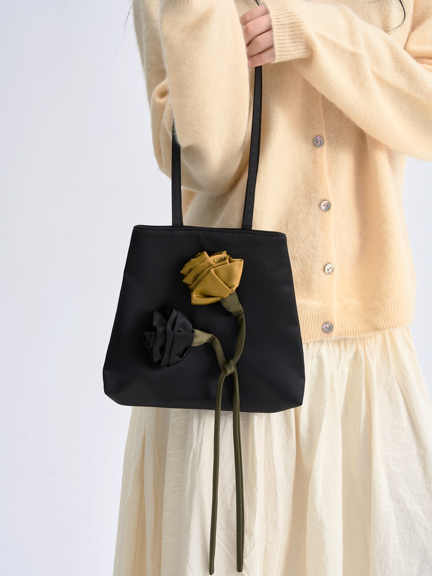 Sac rétro Rose en satin noir