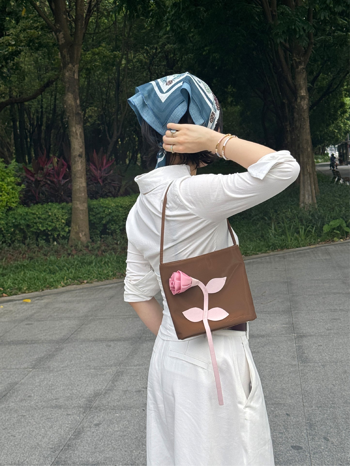 Le sac The One Rose en marron